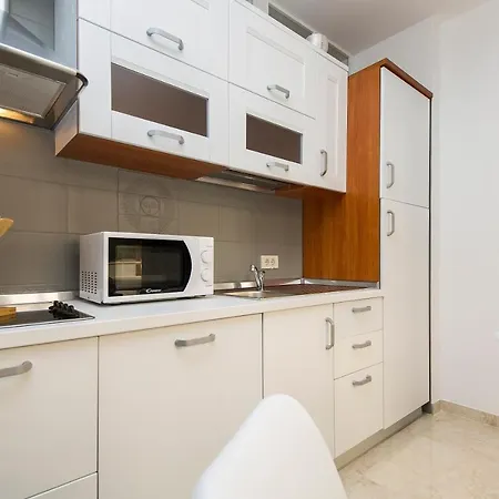 Lungo Mare Рабац