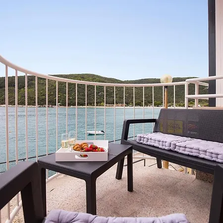 Lungo Mare Apartman *