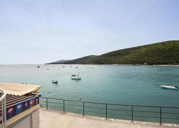 Lungo Mare 아파트 라벡